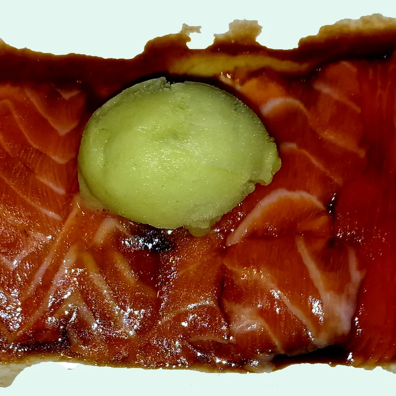 Sashimi-Scheiben angerichtet